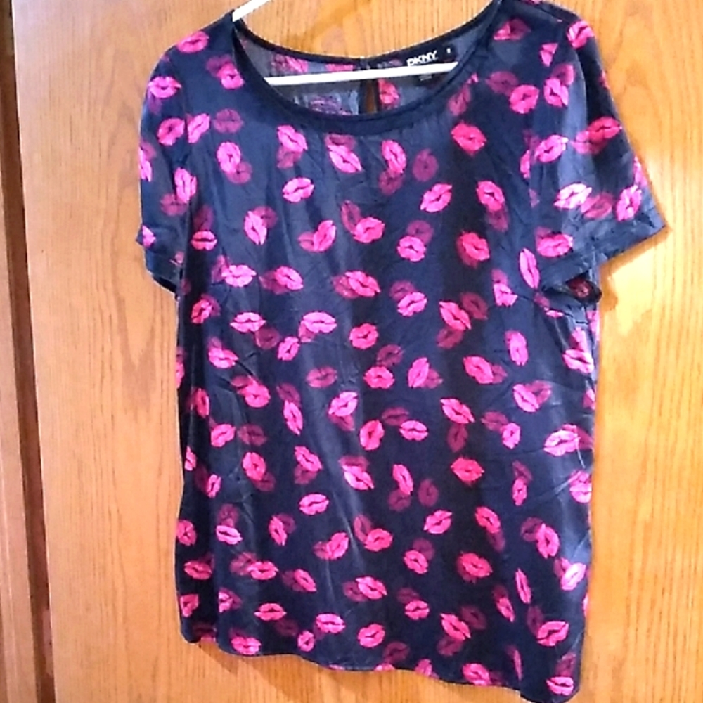 DKNY bold pink lips silk top